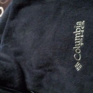 Columbia vest w/camo collar-navy blue